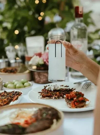 Aslında Meyhane
