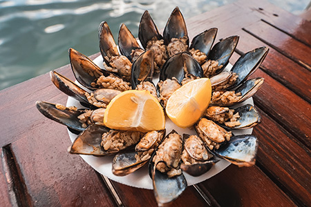 Meta Image - Mussels in Turkish Culinary Culture: From Coastal Tables to Urban Streets