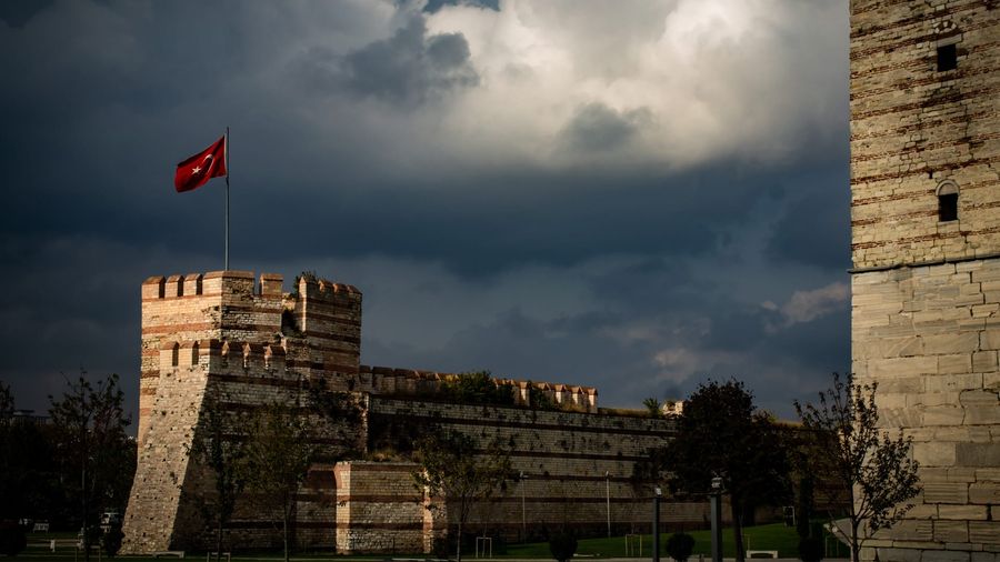 İstanbul Surları